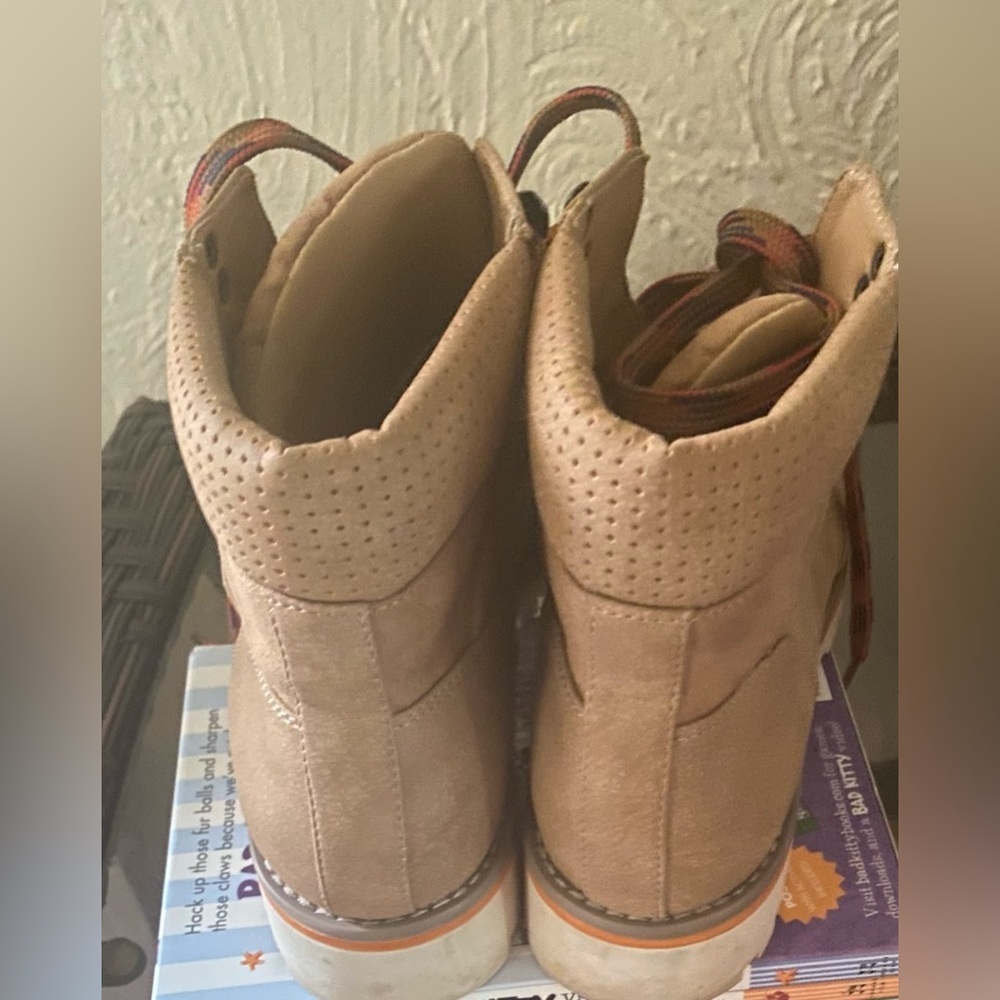 Crown Vintage Boots - Picture 4 of 6